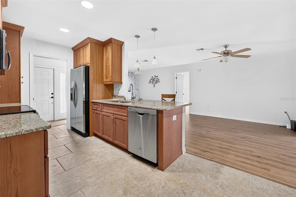 18393 HOTTELET CIRCLE photo 10