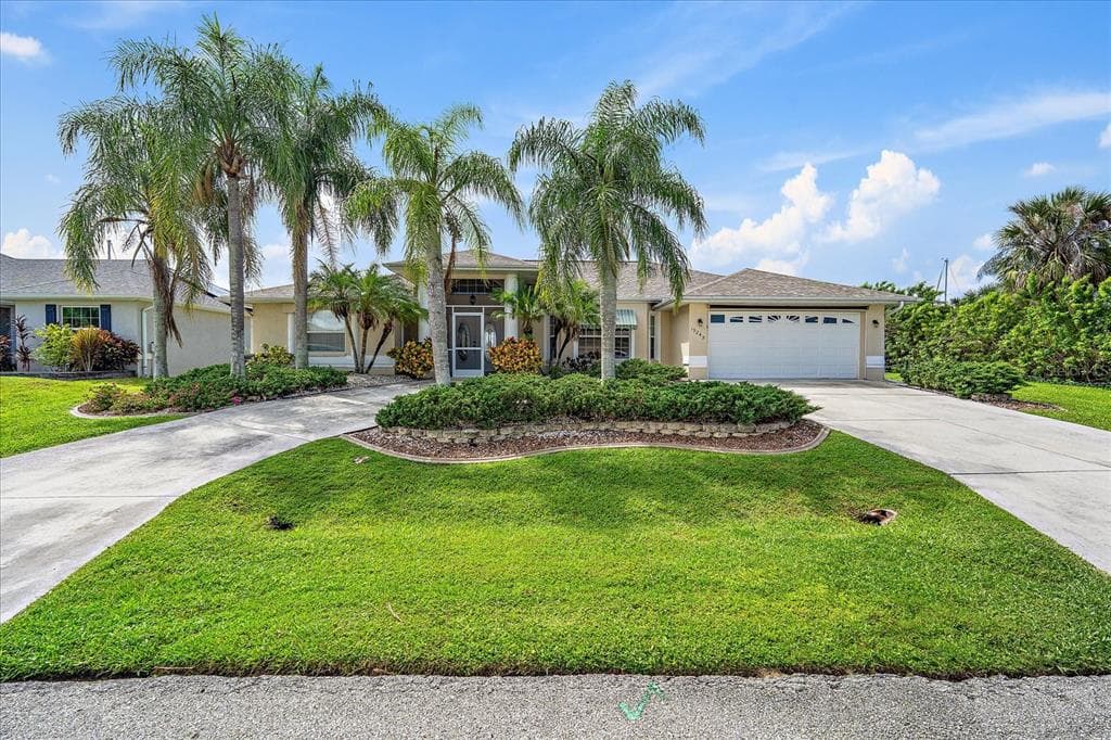 19245 MOORE HAVEN COURT photo 1