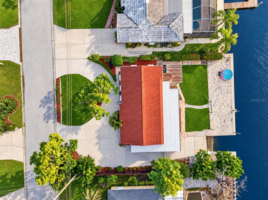 9398 SUN ISLE DRIVE NE photo 23