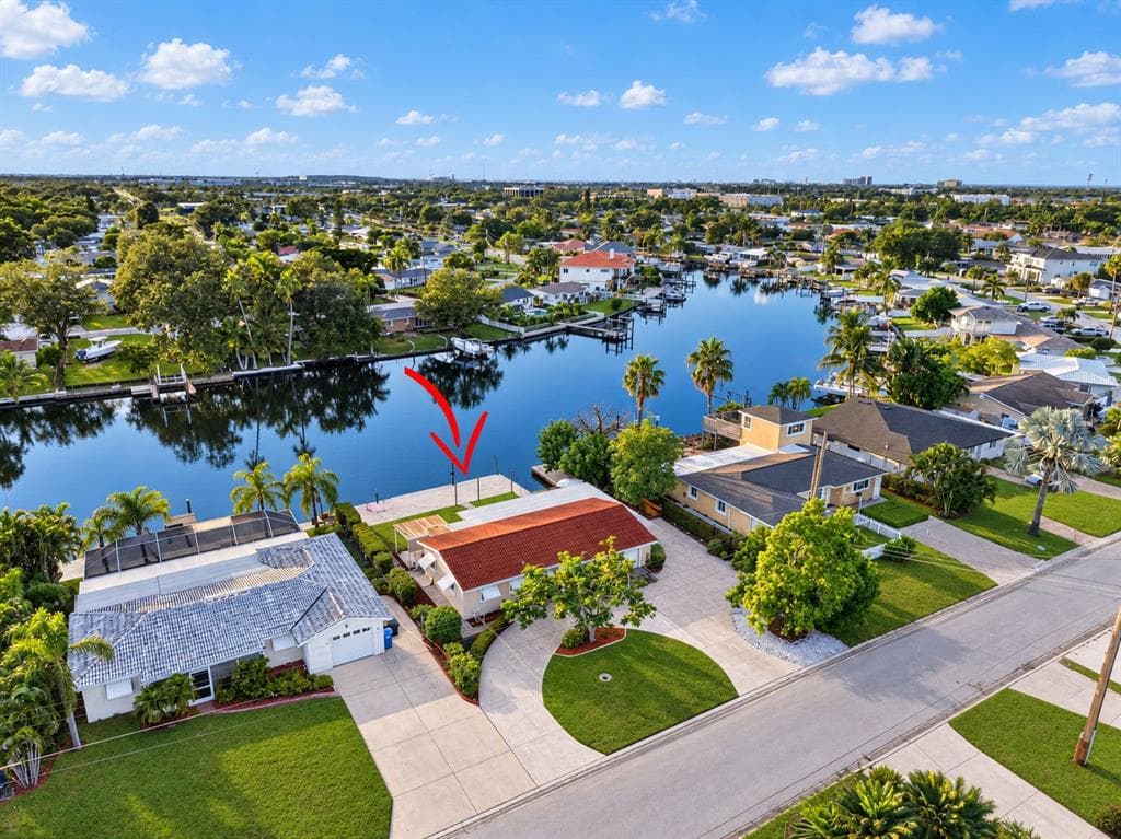 9398 SUN ISLE DRIVE NE photo 2
