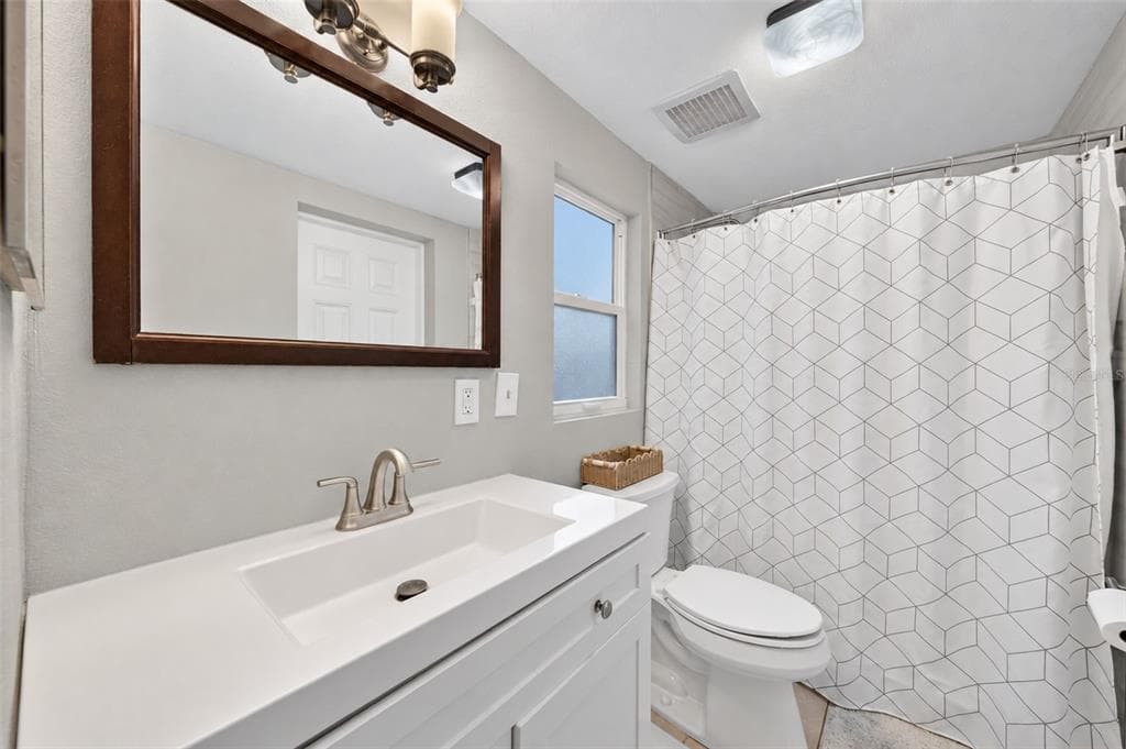 9398 SUN ISLE DRIVE NE photo 12