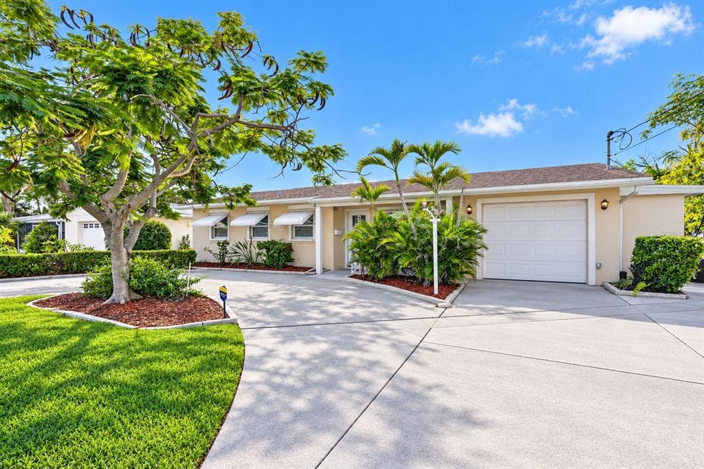 9398 SUN ISLE DRIVE NE photo 5