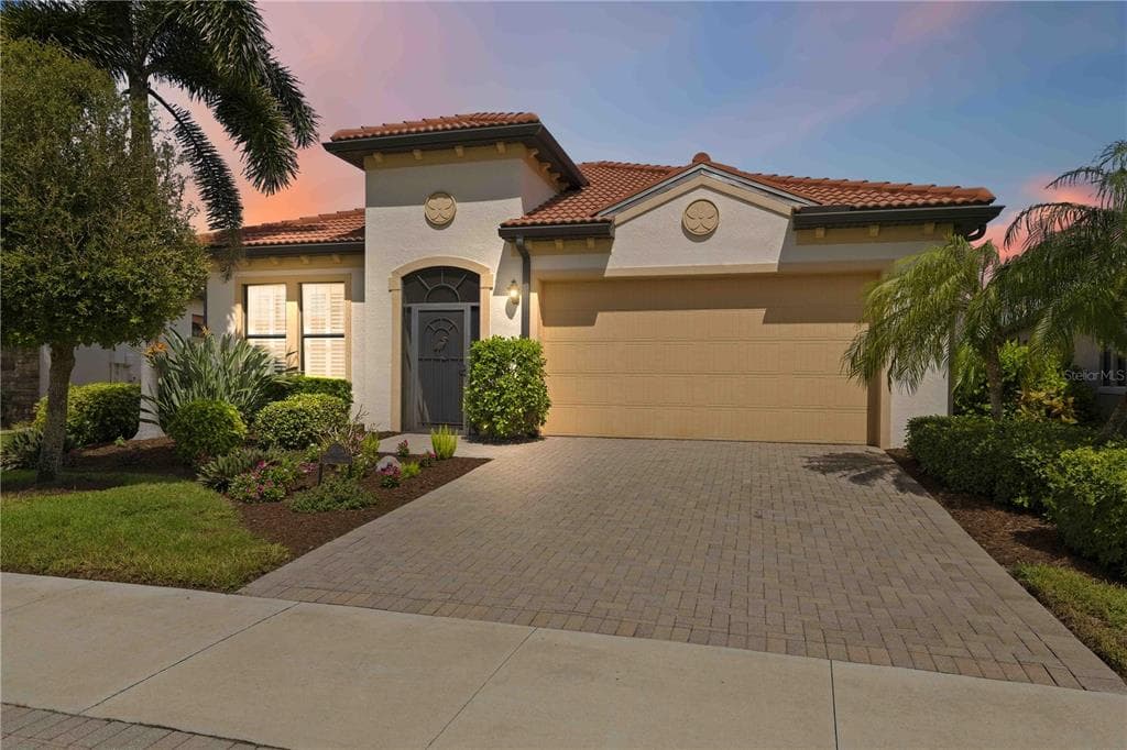23739 WAVERLY CIRCLE photo 1