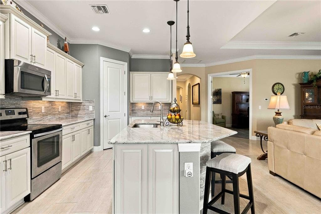 23739 WAVERLY CIRCLE photo 11