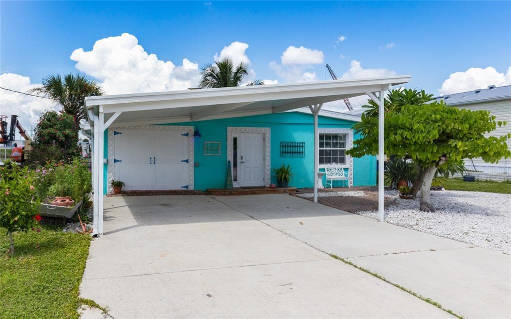 847 OAK STREET photo 2