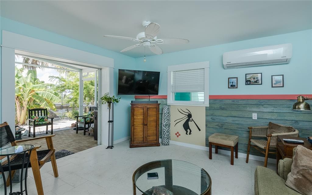 847 OAK STREET photo 12
