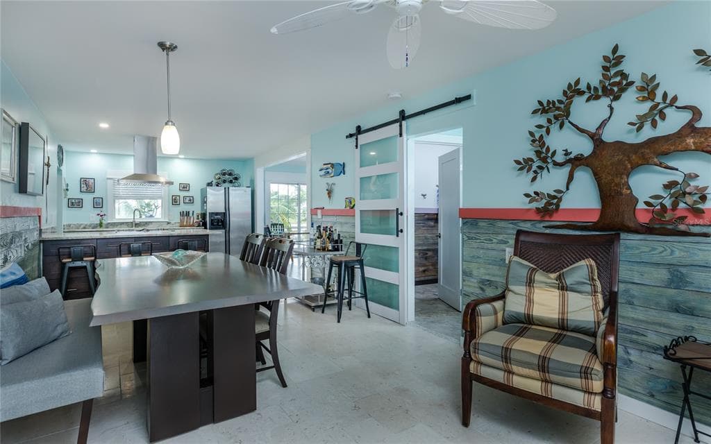 847 OAK STREET photo 7