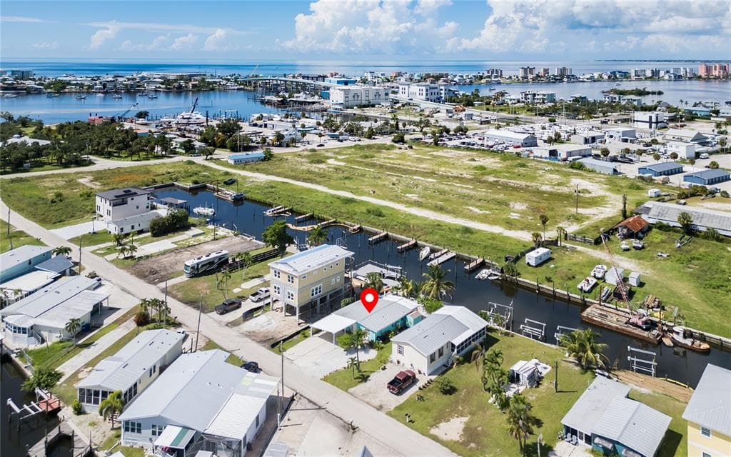 847 OAK STREET photo 3