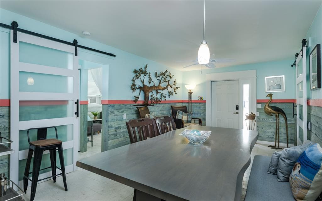847 OAK STREET photo 5