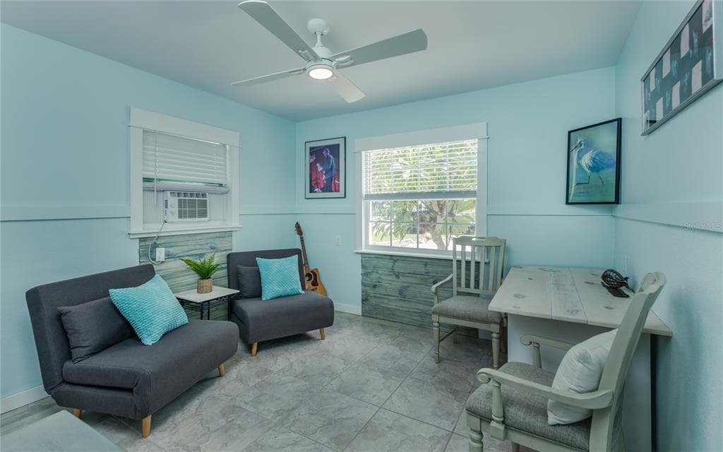 847 OAK STREET photo 20