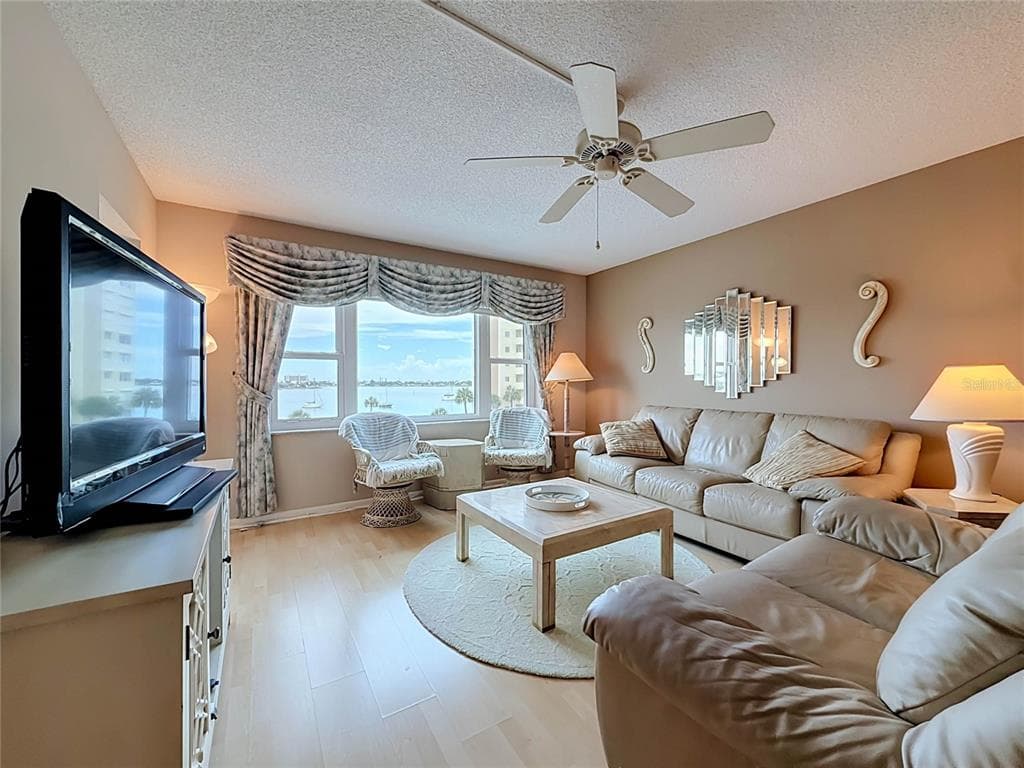 4550 COVE CIRCLE 502 photo 16