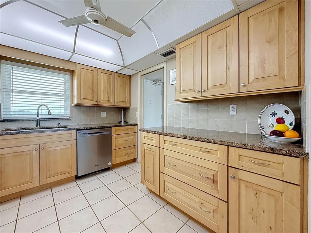 4550 COVE CIRCLE 502 photo 12
