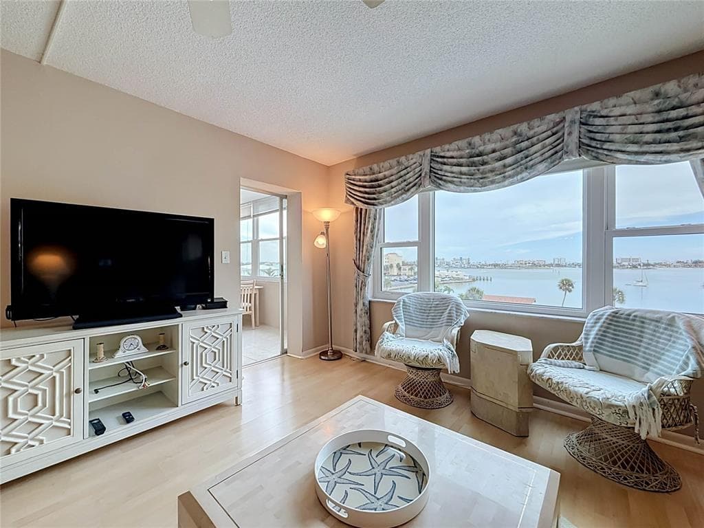 4550 COVE CIRCLE 502 photo 22