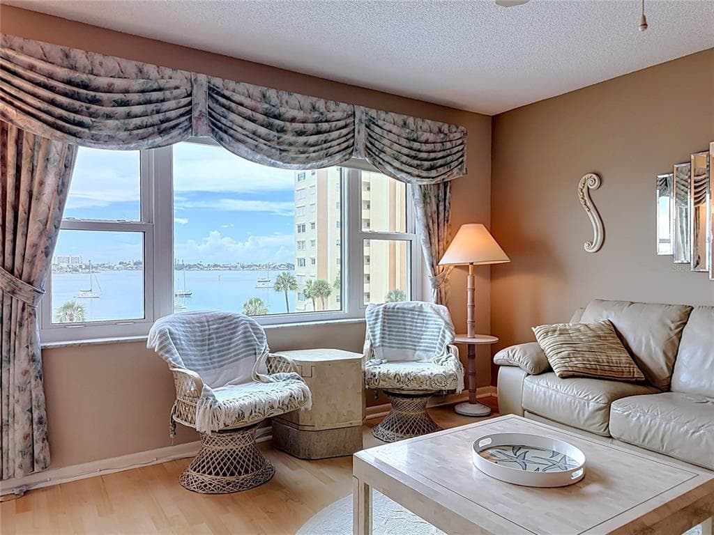 4550 COVE CIRCLE 502 photo 18