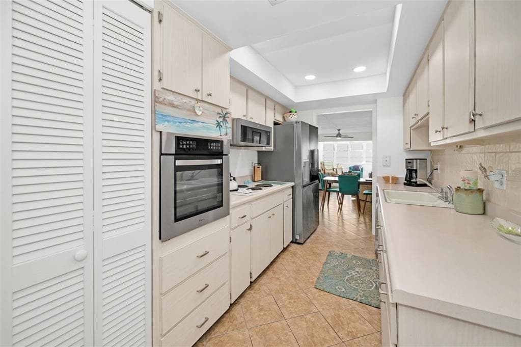 622 EDGEWATER DRIVE 523 photo 6