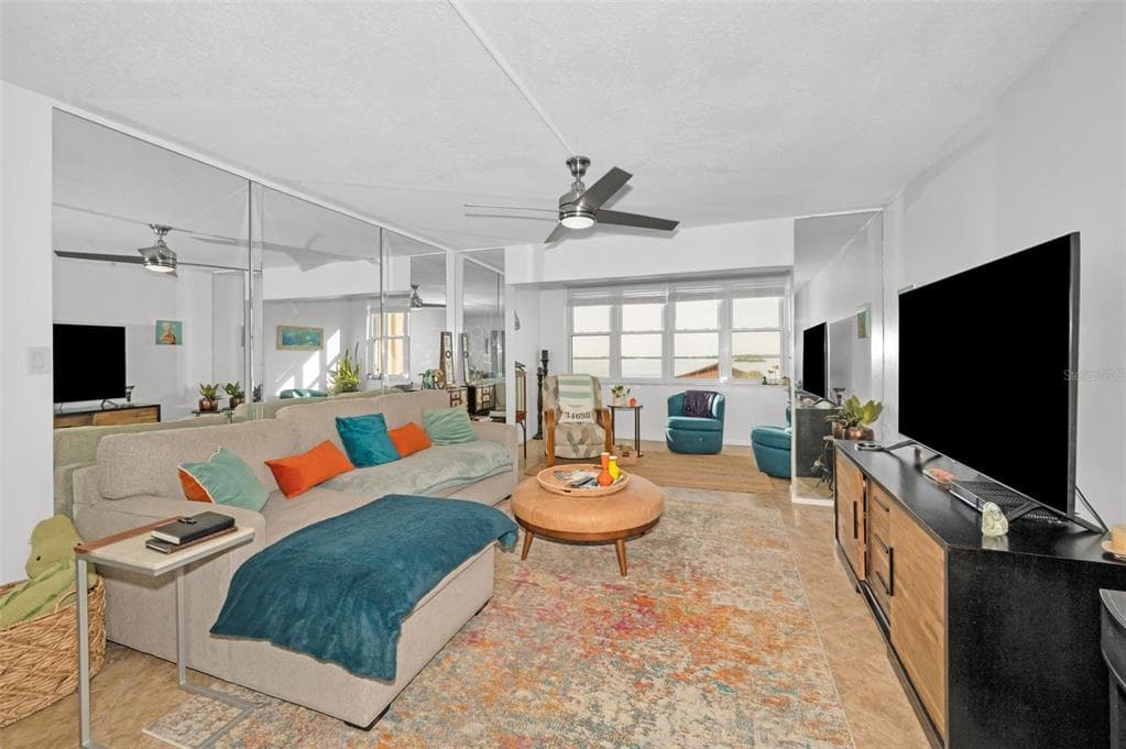 622 EDGEWATER DRIVE 523 photo 12