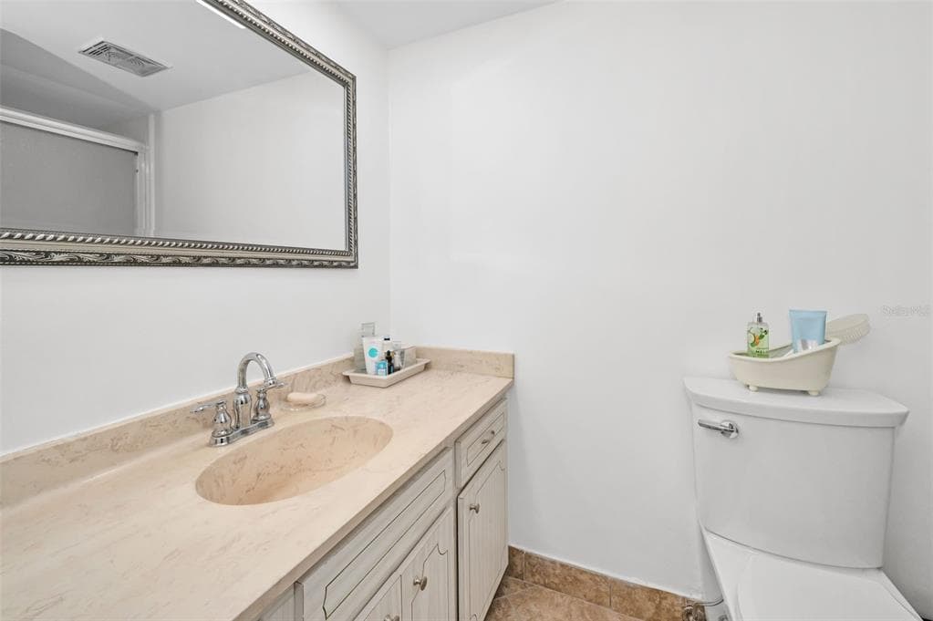 622 EDGEWATER DRIVE 523 photo 22