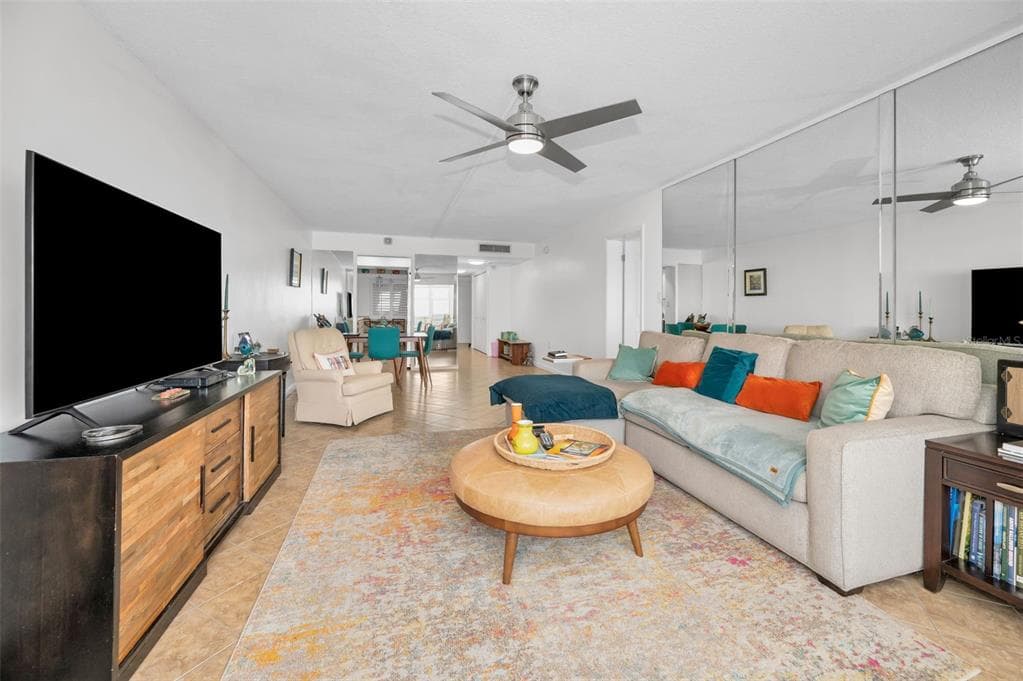 622 EDGEWATER DRIVE 523 photo 18