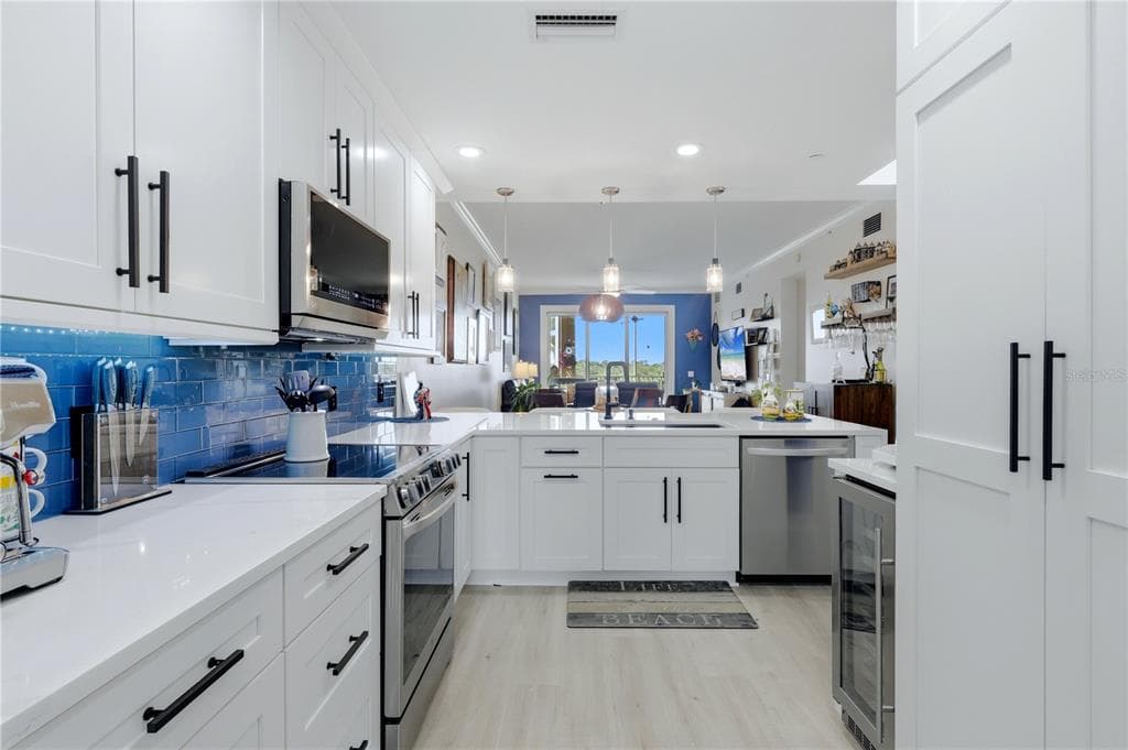 5531 CANNES CIRCLE 403 photo 24