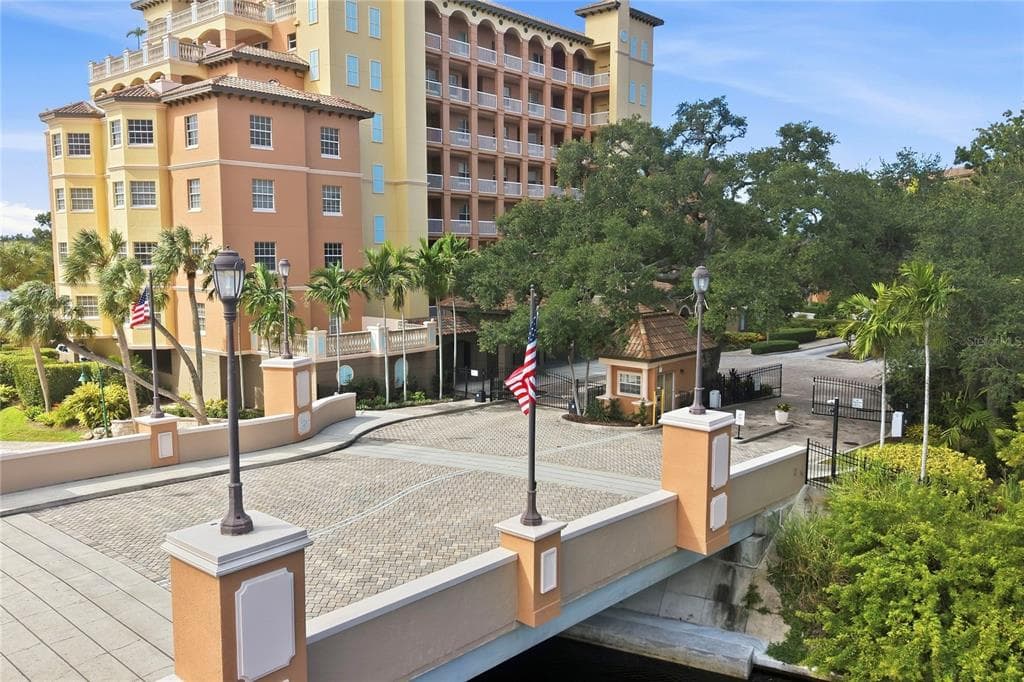 5531 CANNES CIRCLE 403 photo 15