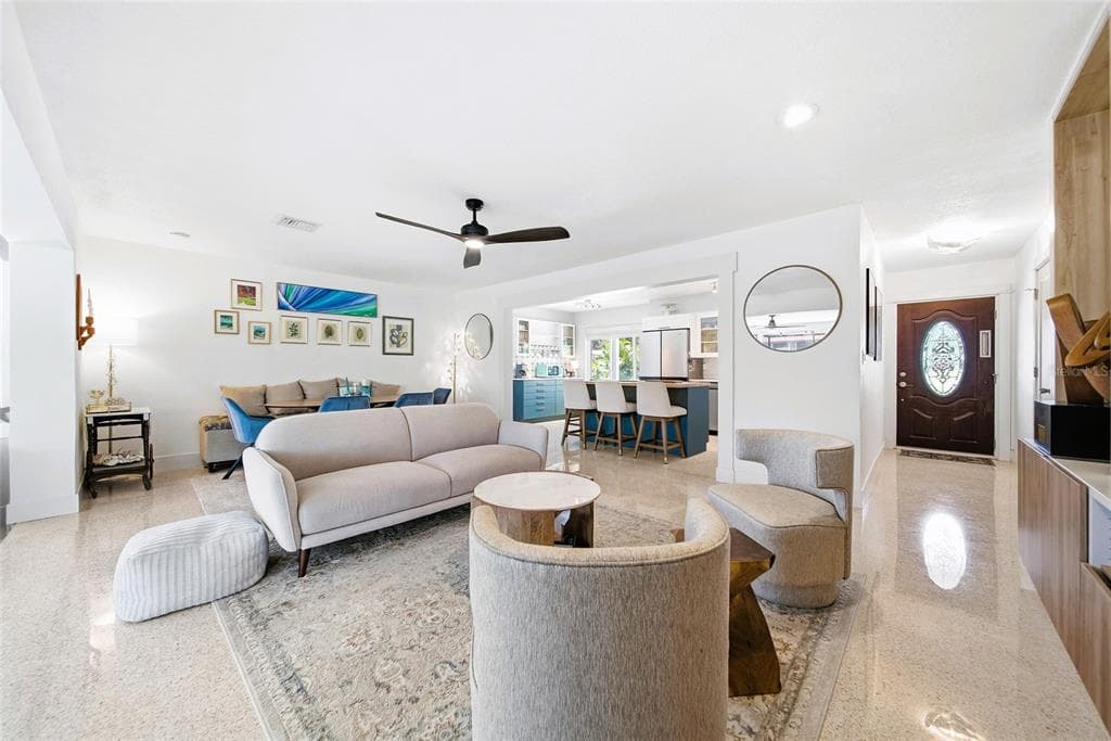 3800 BEACH DRIVE SE photo 6