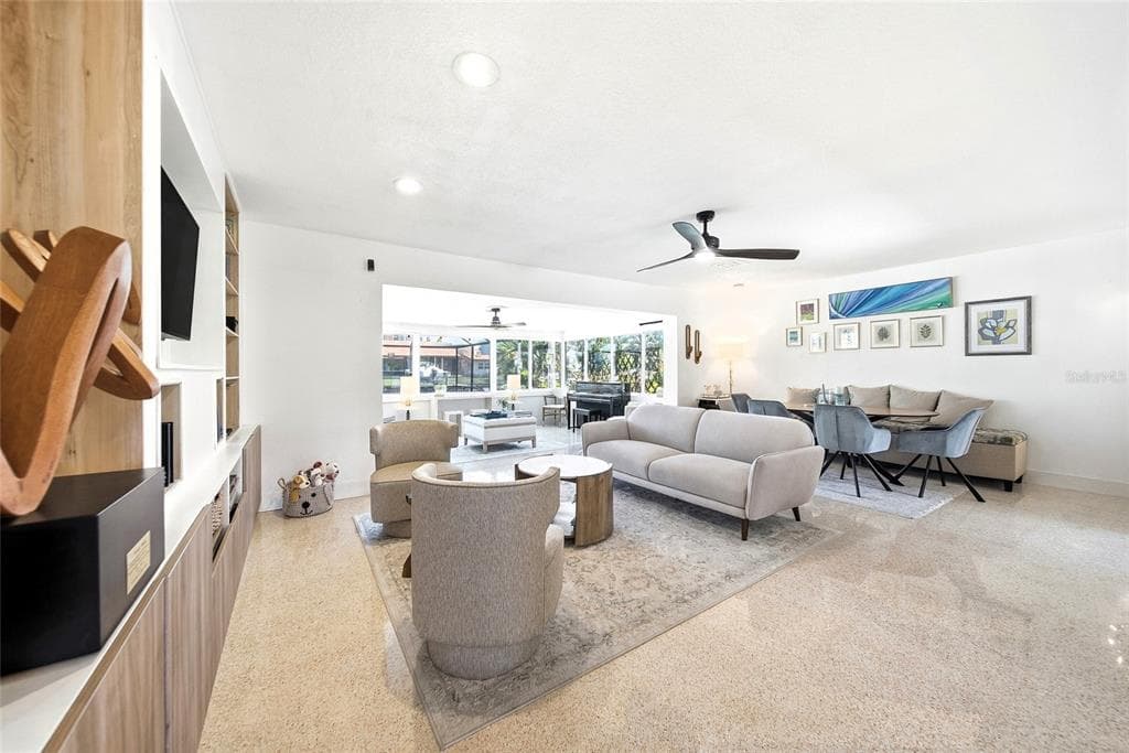 3800 BEACH DRIVE SE photo 3