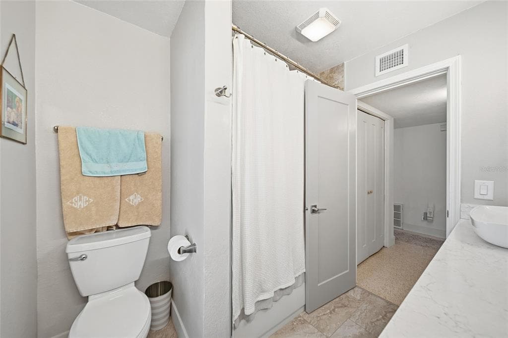 3800 BEACH DRIVE SE photo 20