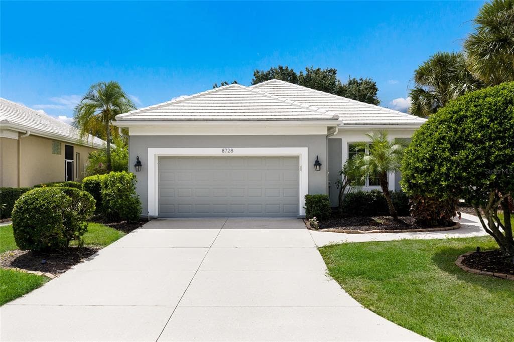 8728 52ND DRIVE E photo 1