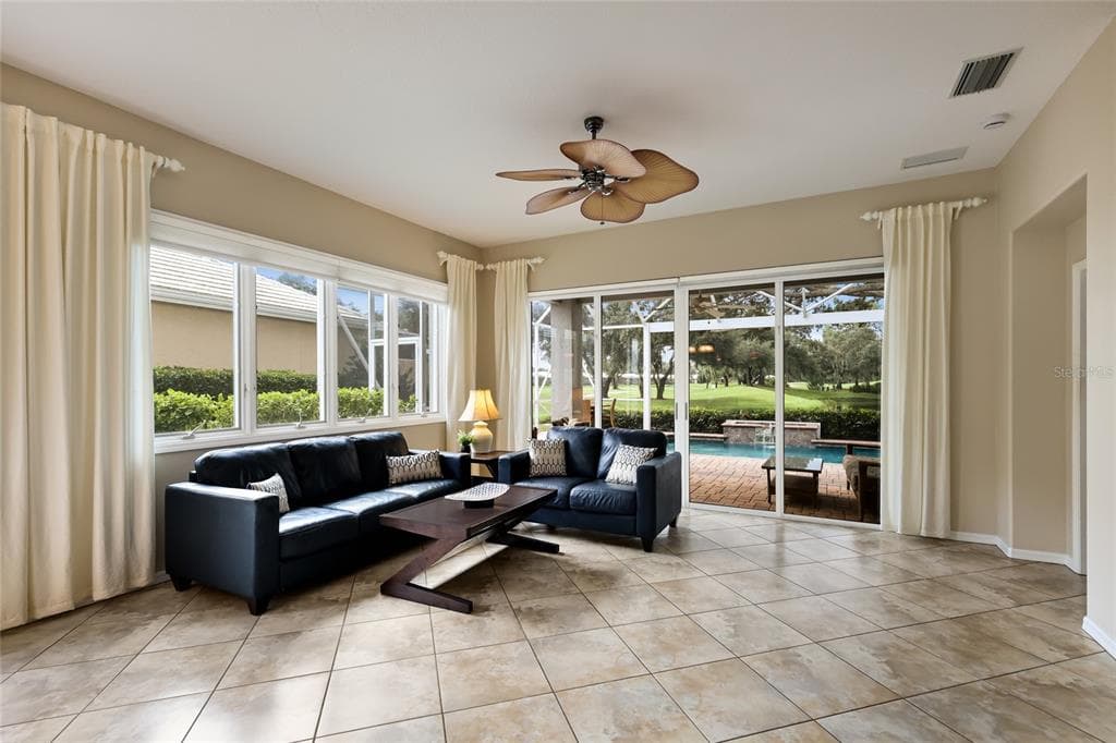 8728 52ND DRIVE E photo 9