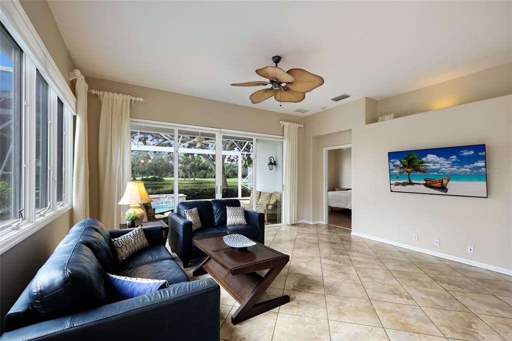 8728 52ND DRIVE E photo 10