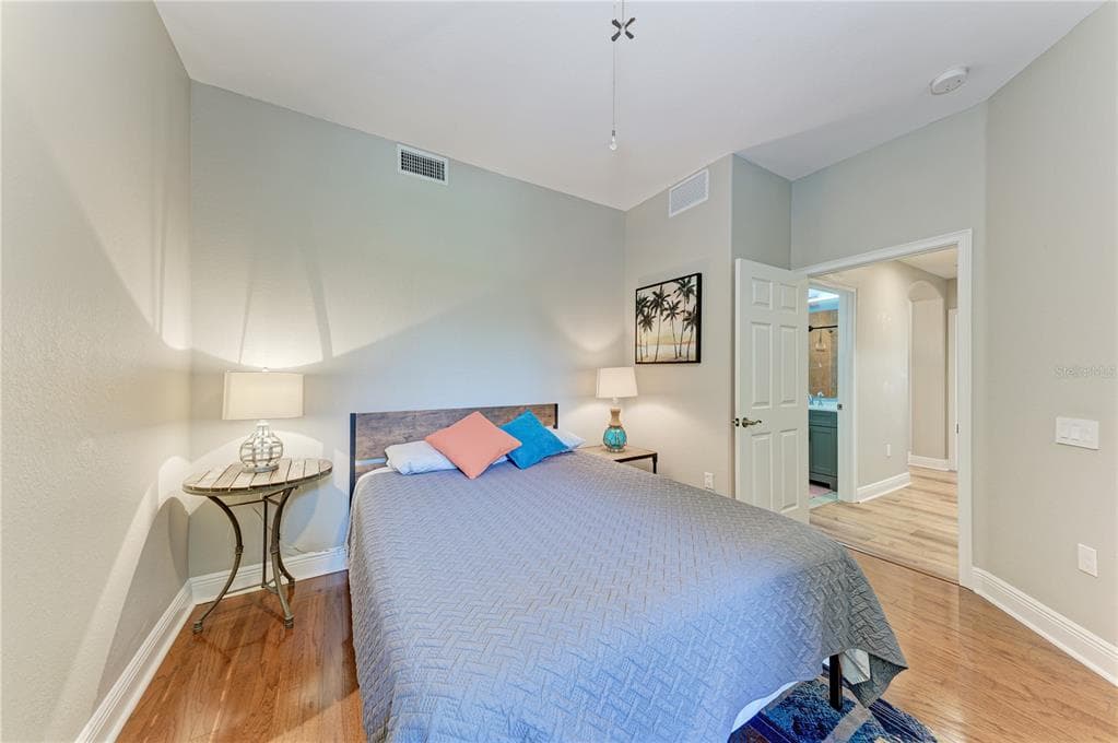 1121 RIVERSCAPE STREET 1121 photo 13