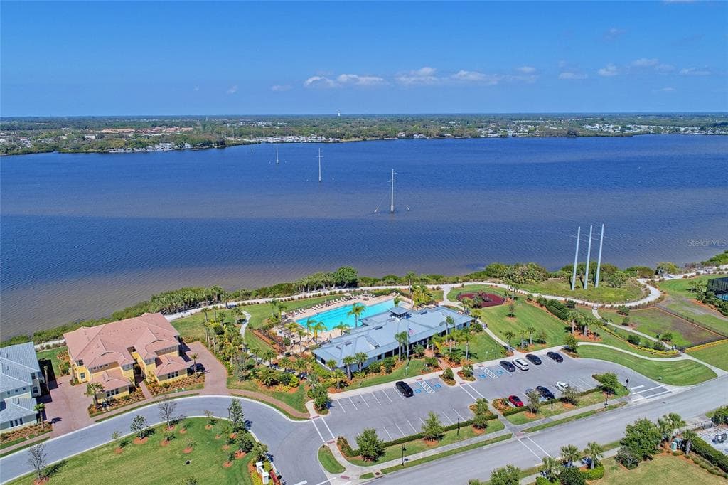 1121 RIVERSCAPE STREET 1121 photo 16