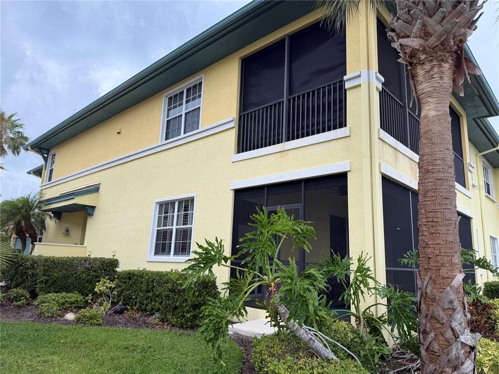 1121 RIVERSCAPE STREET 1121 photo 1
