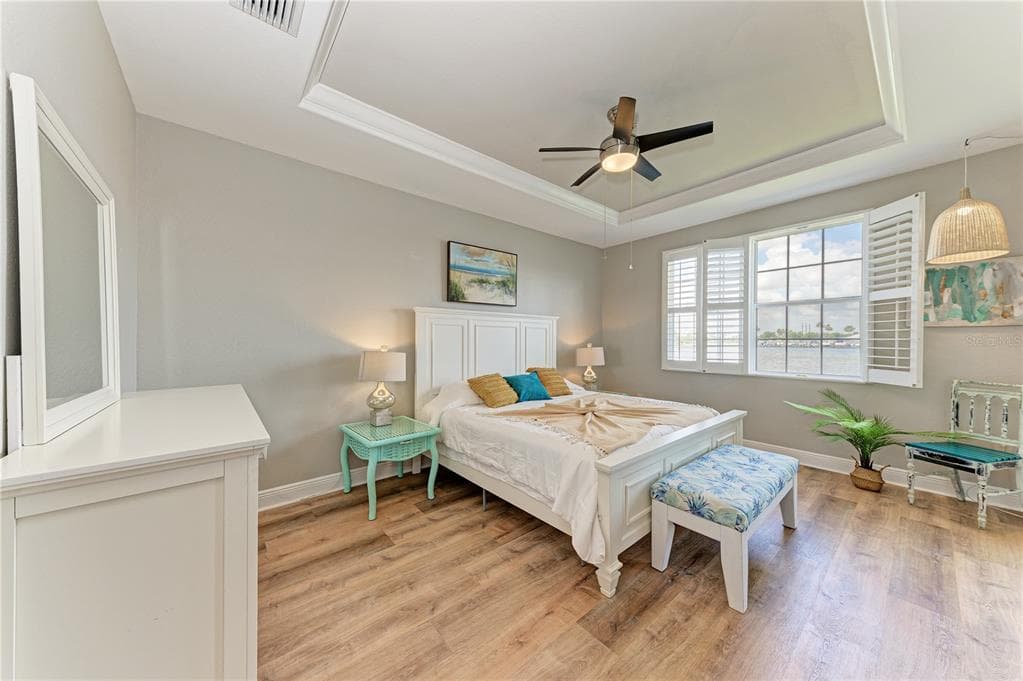 1121 RIVERSCAPE STREET 1121 photo 9