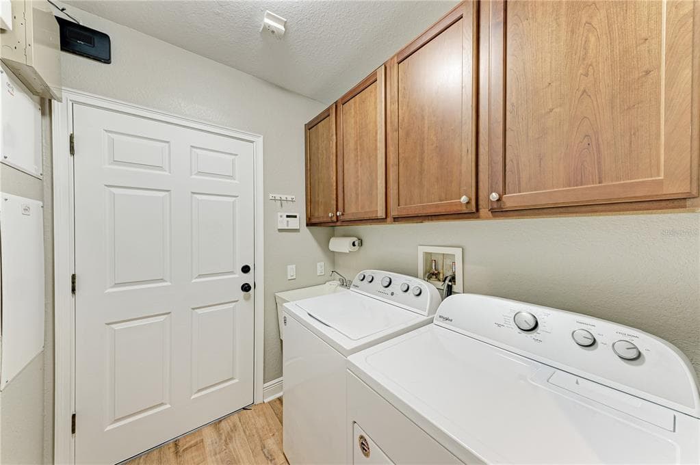 1121 RIVERSCAPE STREET 1121 photo 14