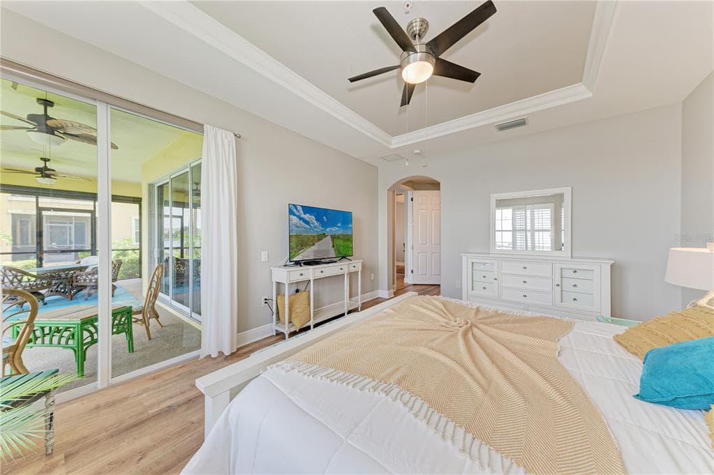 1121 RIVERSCAPE STREET 1121 photo 8