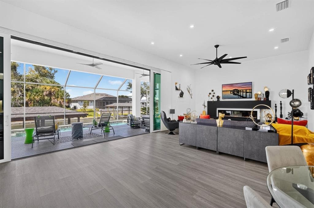 9 CROSSGATE COURT E photo 14