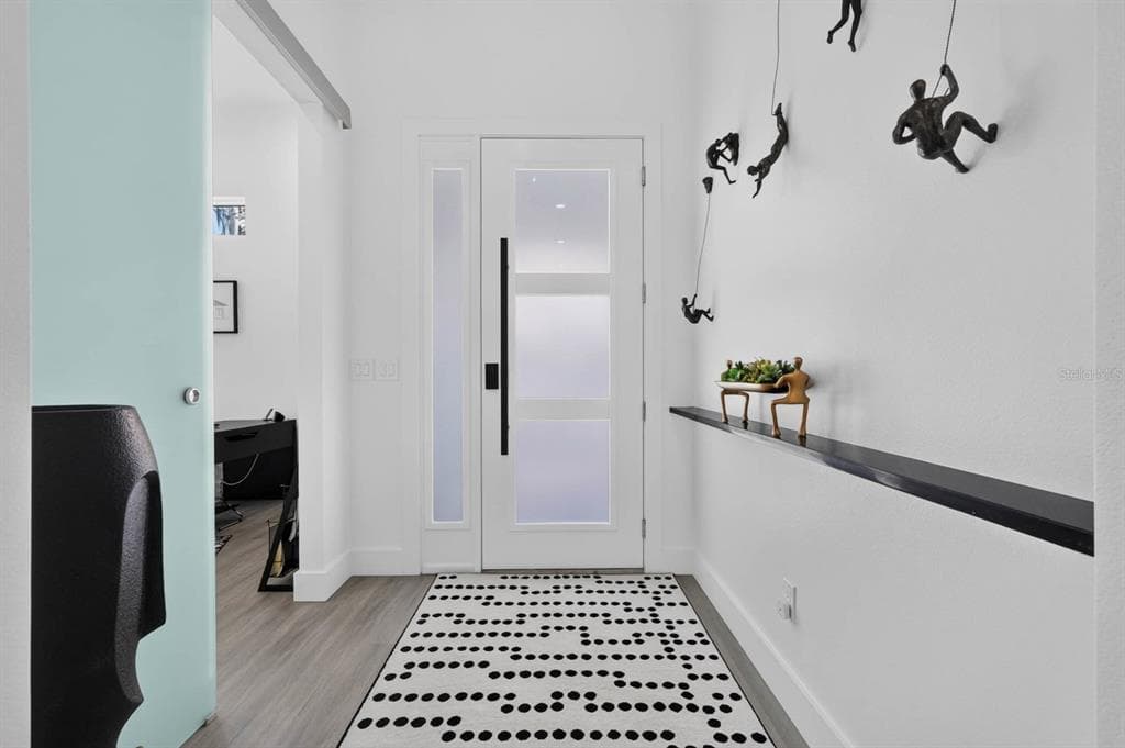 9 CROSSGATE COURT E photo 4