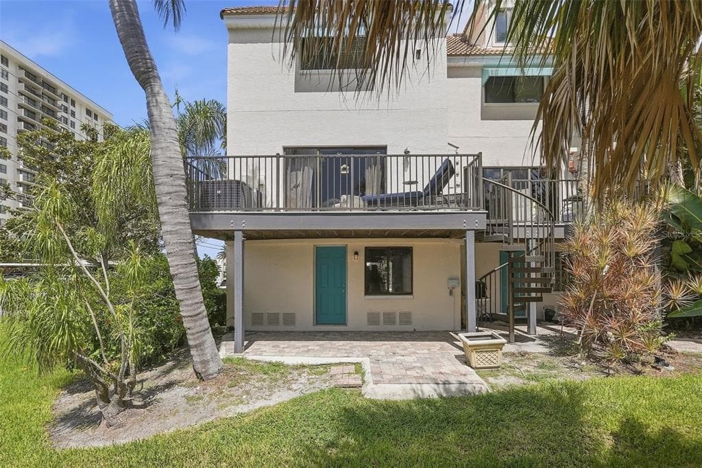 325 ISLAND WAY 101 photo 23