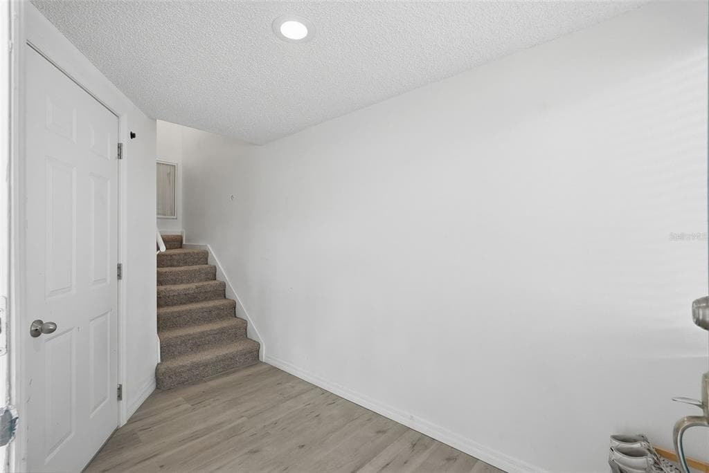 325 ISLAND WAY 101 photo 2