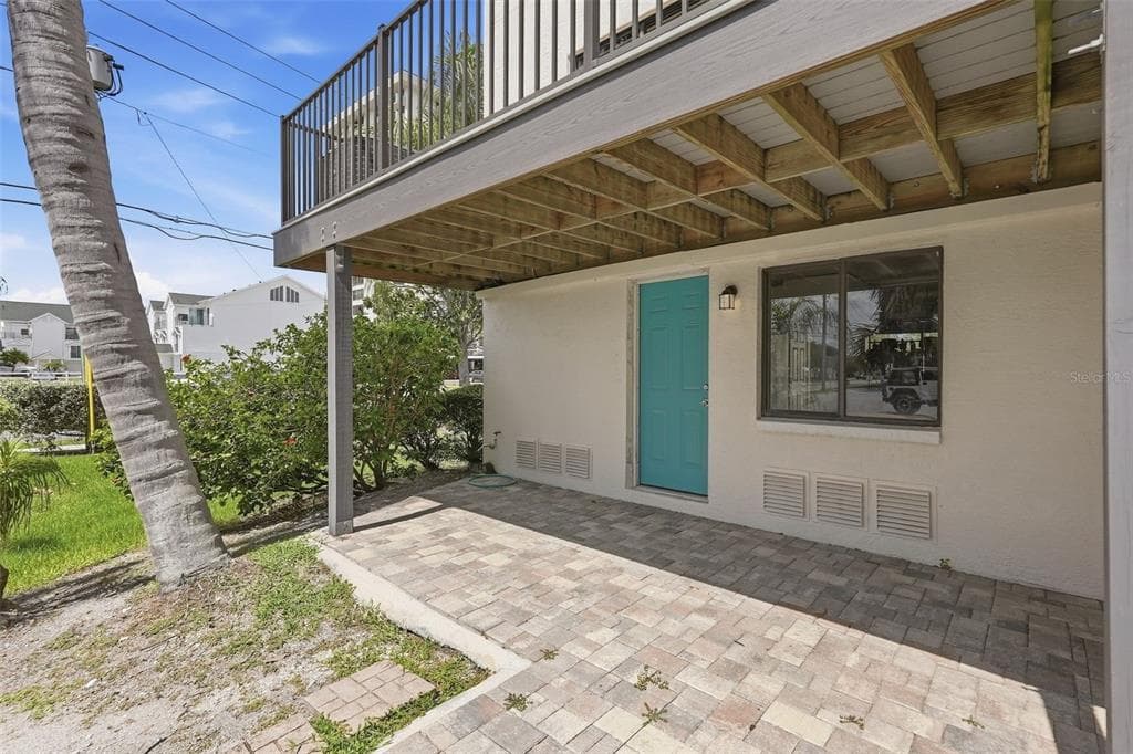 325 ISLAND WAY 101 photo 24