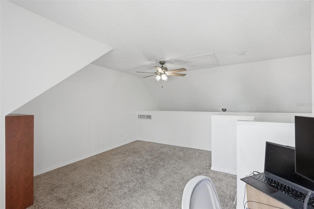 325 ISLAND WAY 101 photo 21