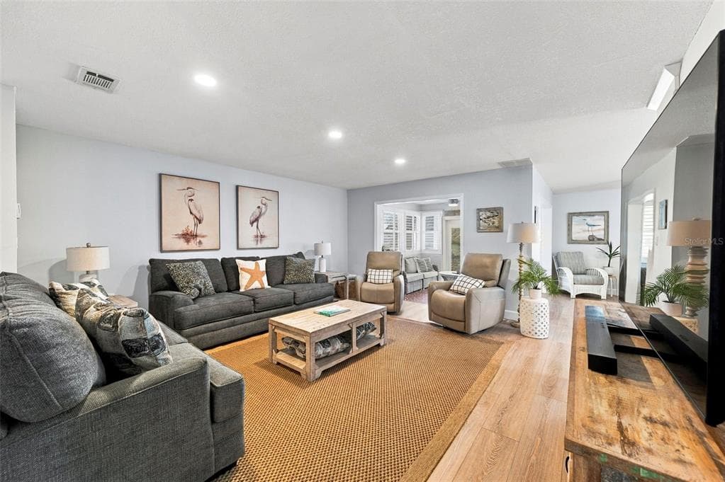 6027 BEVERLY DRIVE photo 7