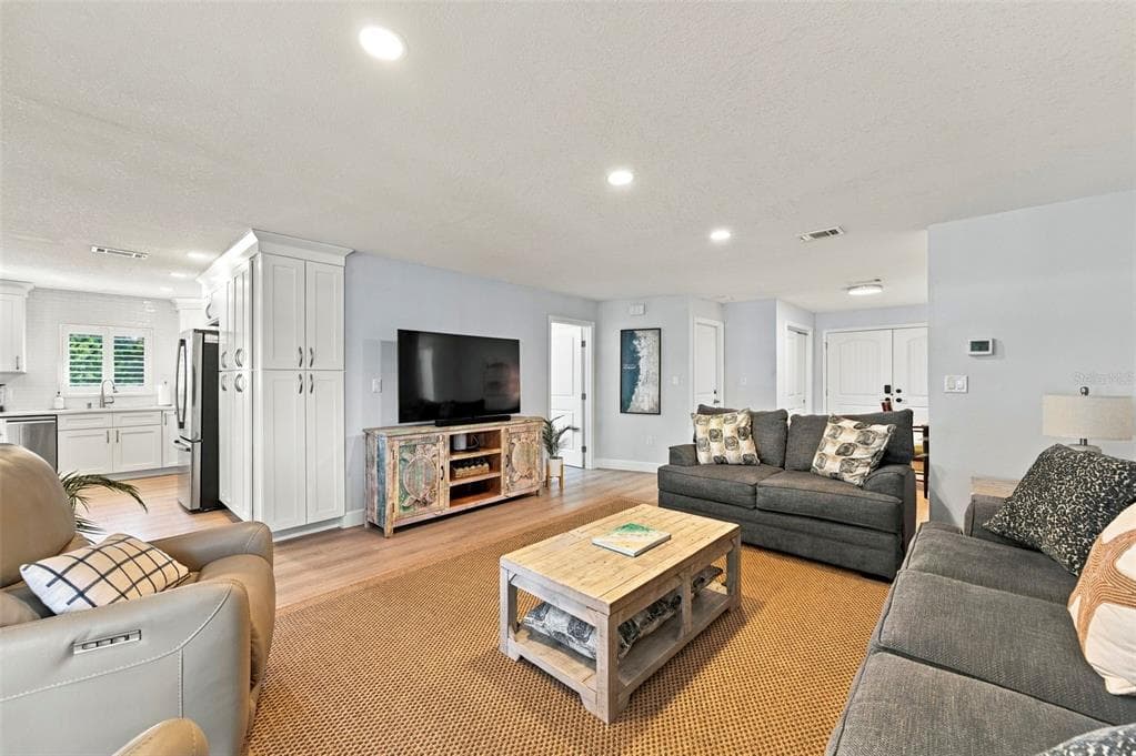 6027 BEVERLY DRIVE photo 9