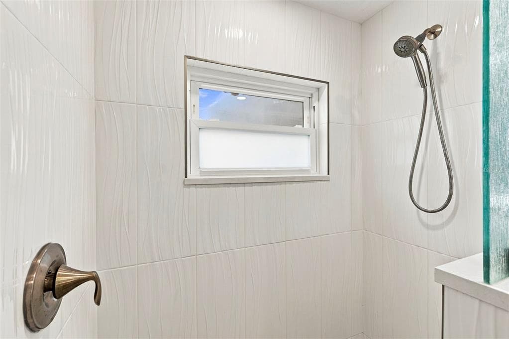 6027 BEVERLY DRIVE photo 24