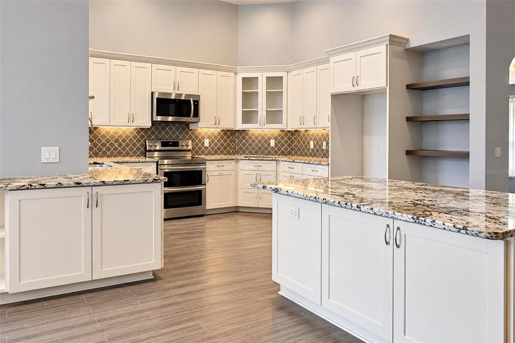 2986 CIELO CIRCLE N photo 17