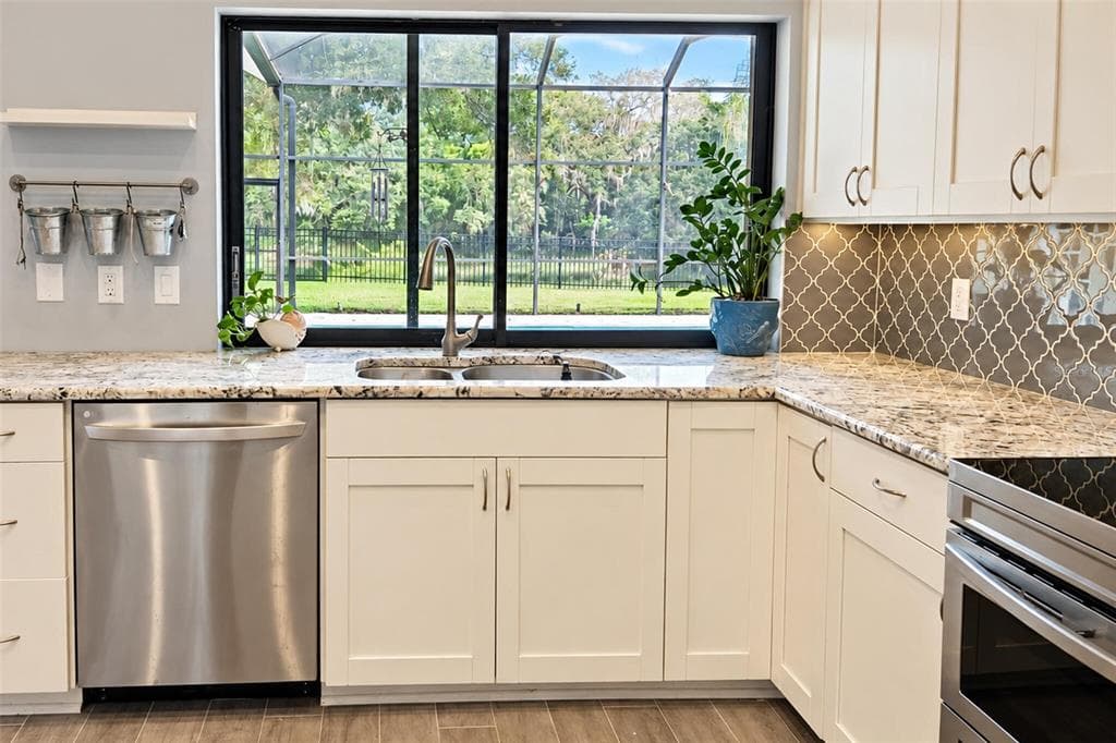 2986 CIELO CIRCLE N photo 14