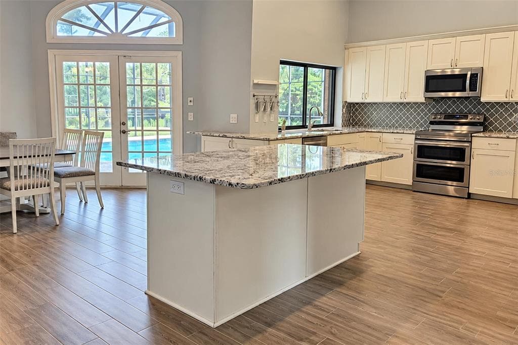 2986 CIELO CIRCLE N photo 15