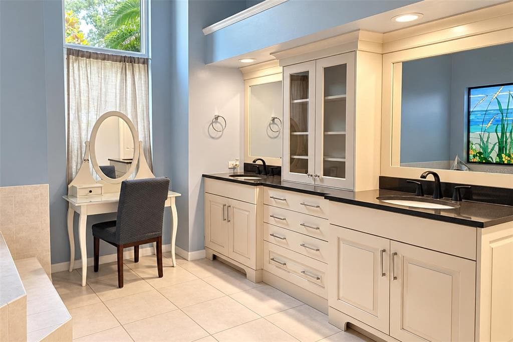 2986 CIELO CIRCLE N photo 21