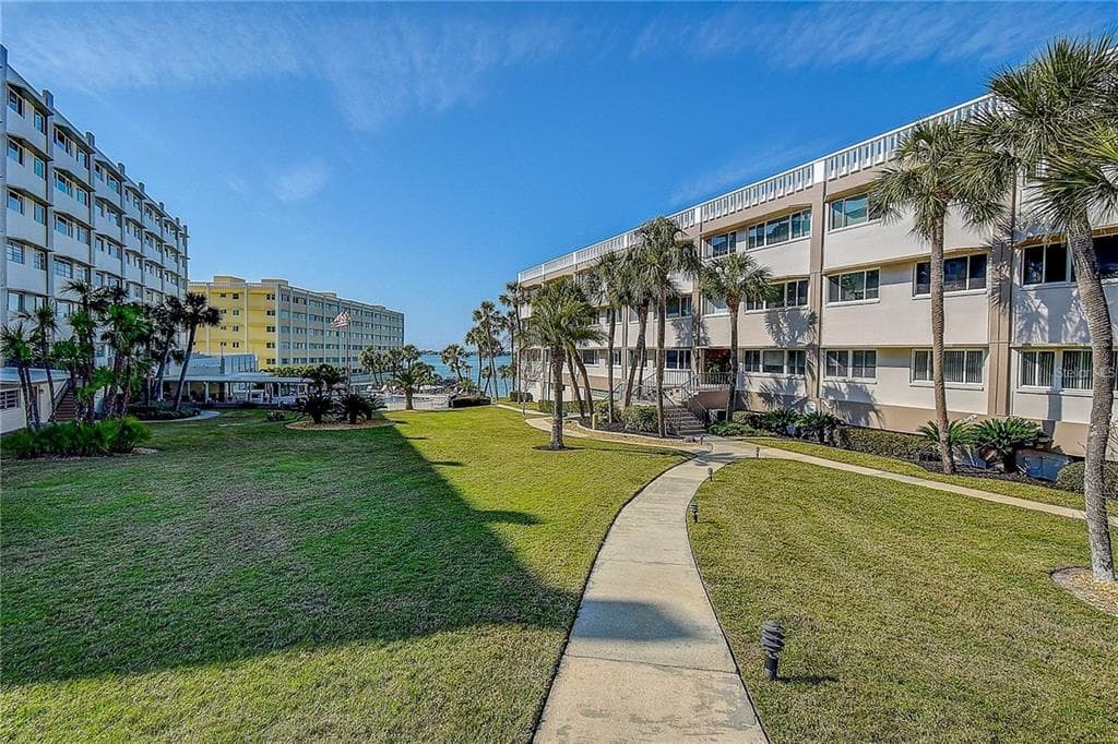 100 BLUFF VIEW DRIVE 514A photo 2